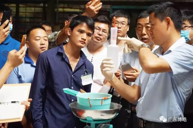 中國不飽和聚酯樹脂行業協會 華南玻璃鋼新技術交流培訓中心第三期玻璃鋼模具制作培訓班-13